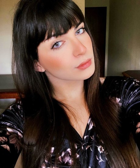 Angela Moraes sexy actress photo