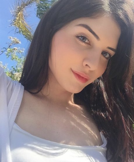 Angela Moraes high quality model pic