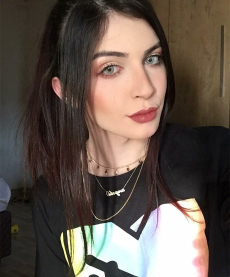 Angela Moraes perfect star pic