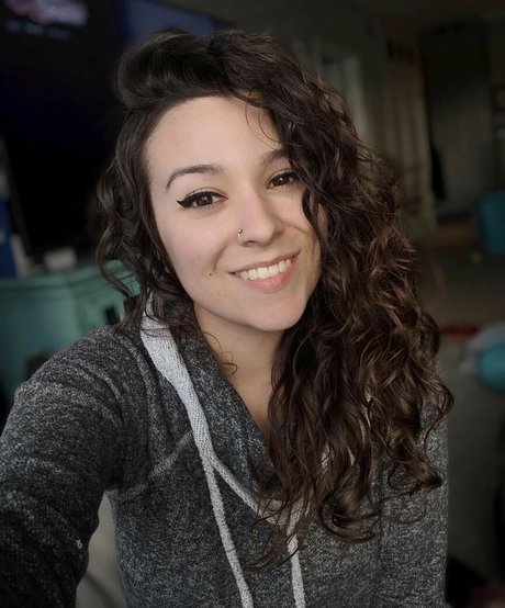 LadyDevann pornstar pretty image