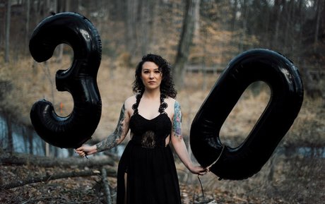 LadyDevann model hd images