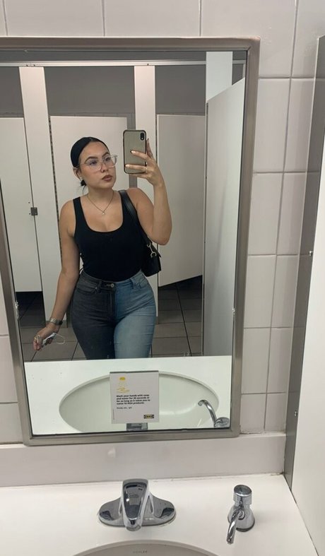 Alejandramariaxo pornstar pretty archive