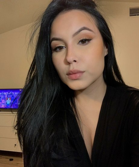 Alejandramariaxo model nice image