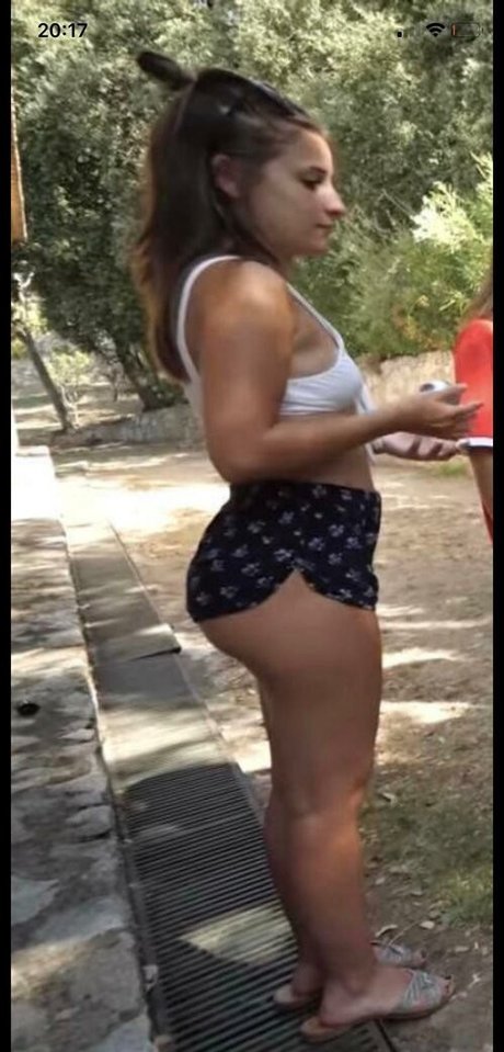 Apollinegrmz nice pornstar img