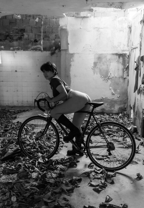 Bi0degradavel model top photo