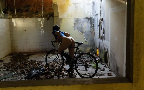 Bi0degradavel model high quality galleries