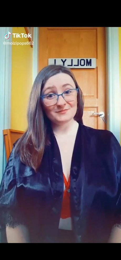 Molzipops662 model beautiful picture