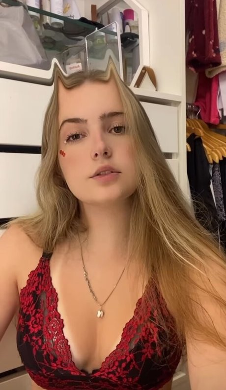 Camila Moroz best model img