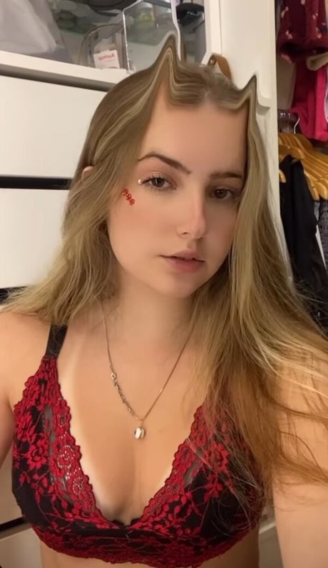 blowjob brunette onlyfans hot xxx image