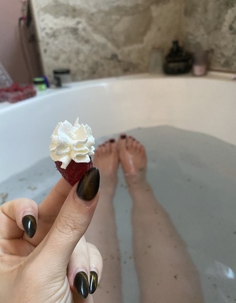 shaved onlyfans sexy nude photo