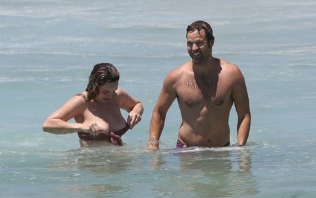 Bbie Chtfield perfect star pictures