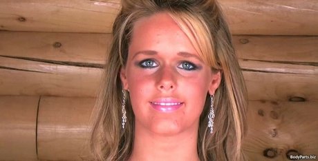 bodyparts biz sexy actress pic