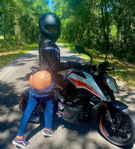 Katy Coastal perfect model pic