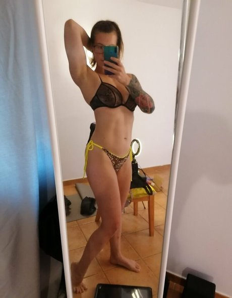 ivyworksoutdirty adult model img