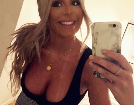 Elin Jaconelli model img