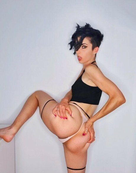 BellaSabini pretty star galleries