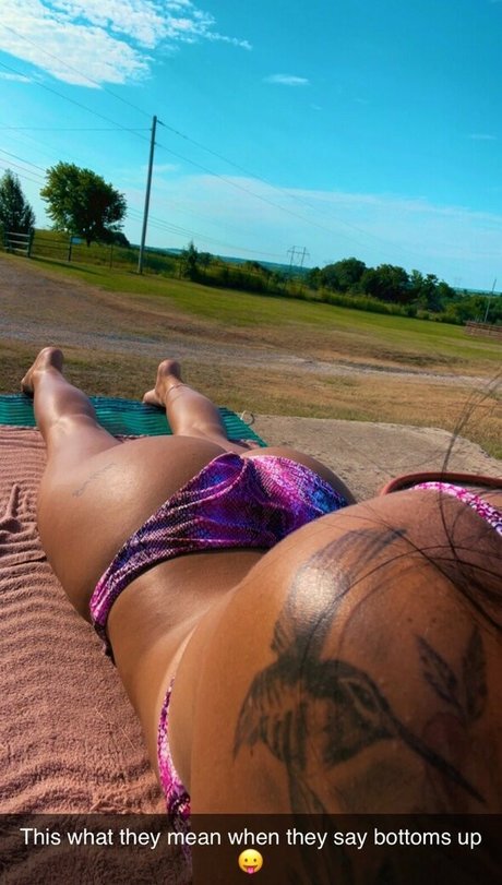 Taylyn Quay naked model gallery