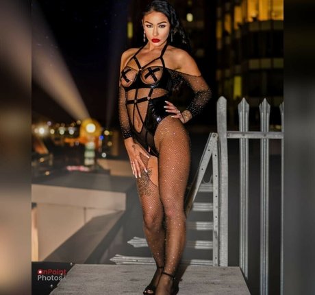 Reign Chaos star top galleries