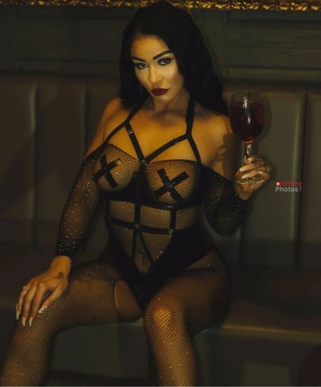 Reign Chaos hot pornstar img