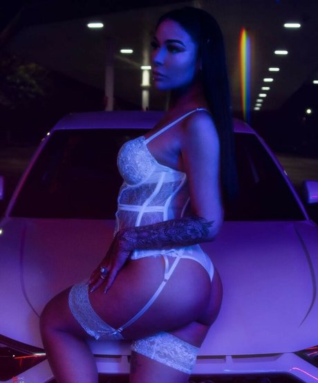 Reign Chaos model exclusive images