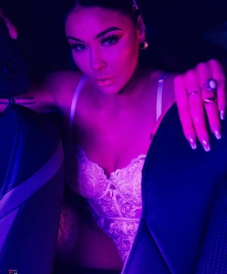 Reign Chaos model pornographic images