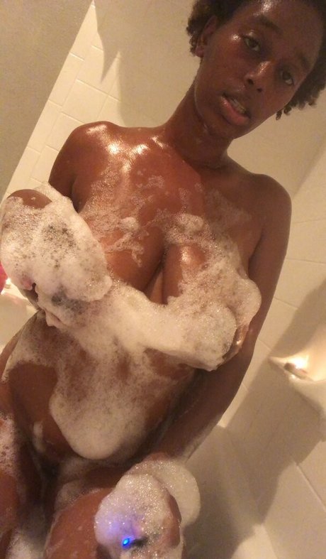 AmineBoobs69 star pretty photos