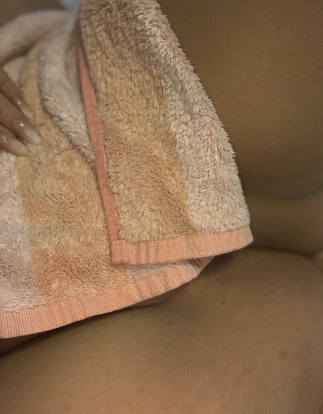 Calita Sweetz model erotic images