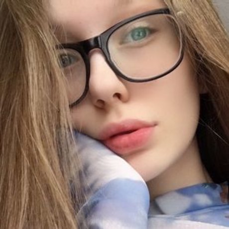 Amanda Peaches model nude pic