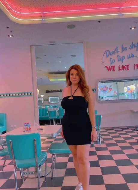 Carmen Curvy model exclusive photos