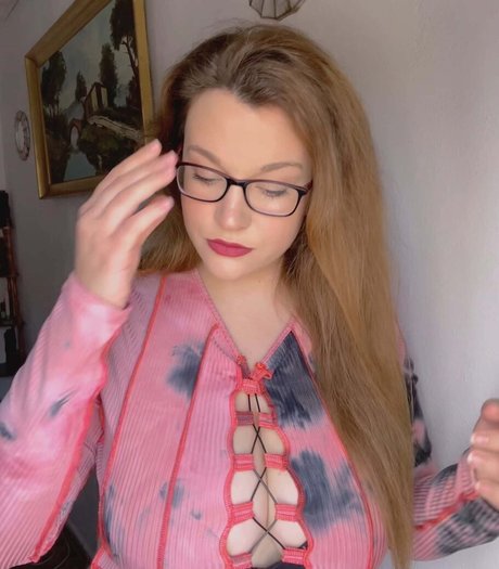 Carmen Curvy star adult photo