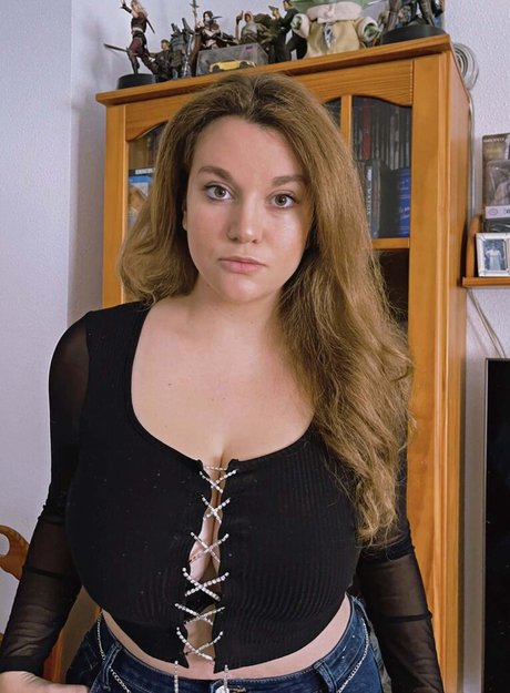 Carmen Curvy beautiful star galleries