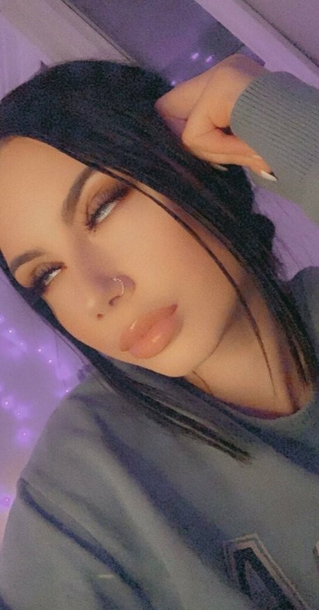 Bailey King star nice photo