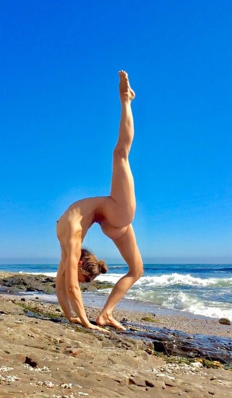 Liz Crosby sexy actress pic