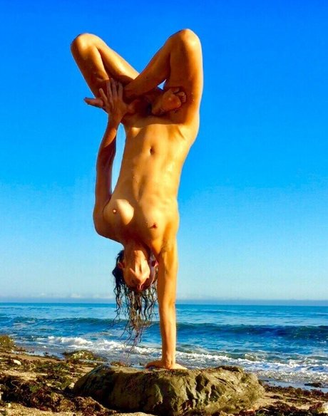 Liz Crosby hd pornstar gallery