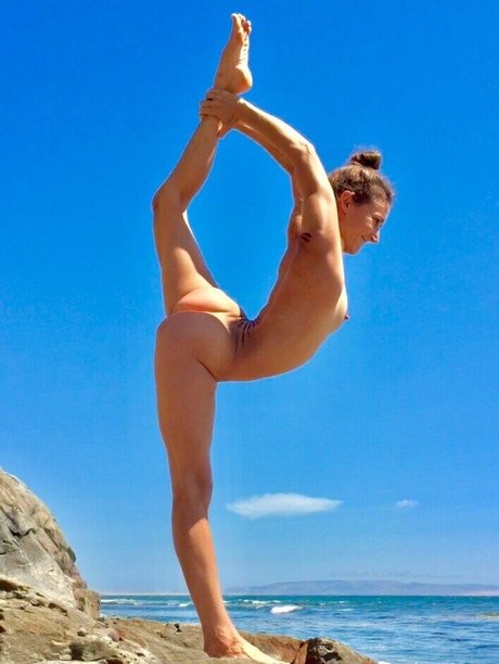 Liz Crosby nudes actress photos