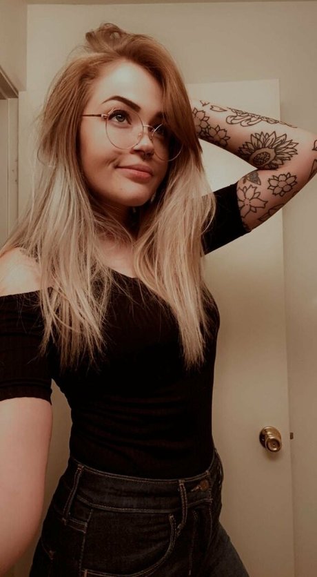 Bassbby val art star photos