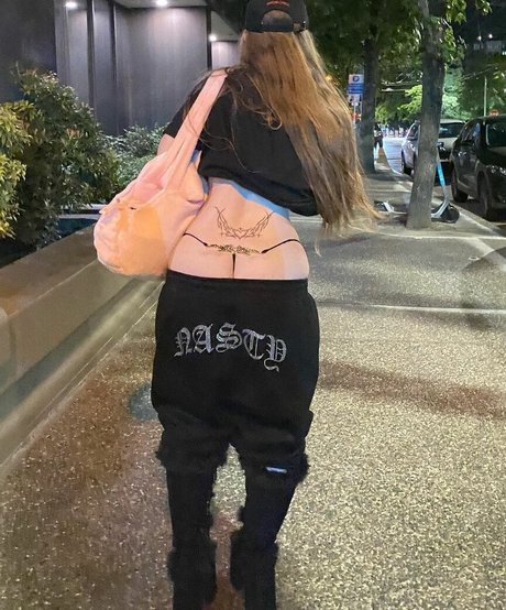 Lovelylillian model erotic pics