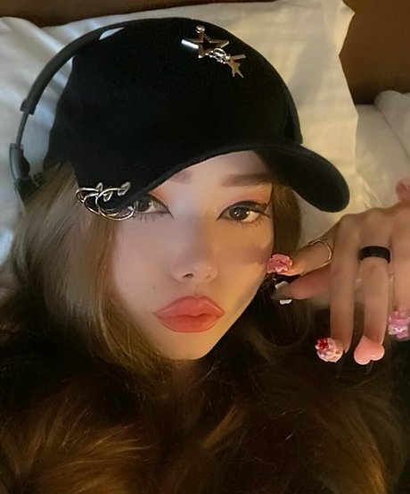 Lovelylillian adult star image