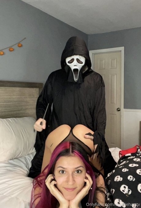 Sophieharttv model nude archive