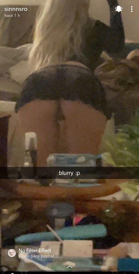 Annika Grace adult model pic