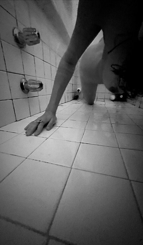 Vivienneonline model hd img