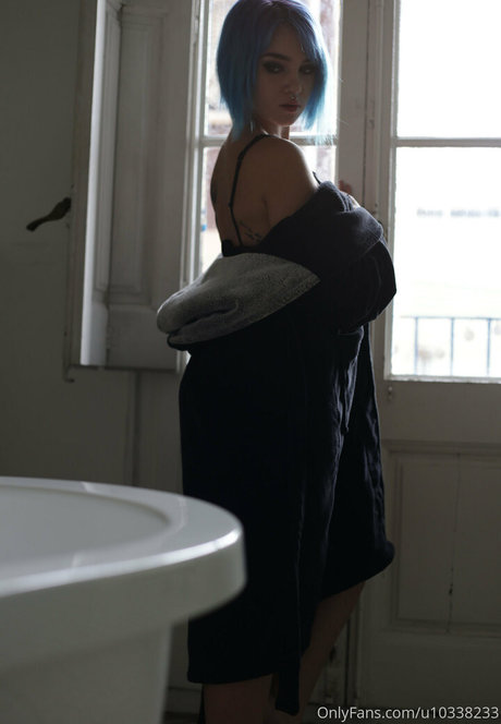 Mimo Suicide hd pornstar pic