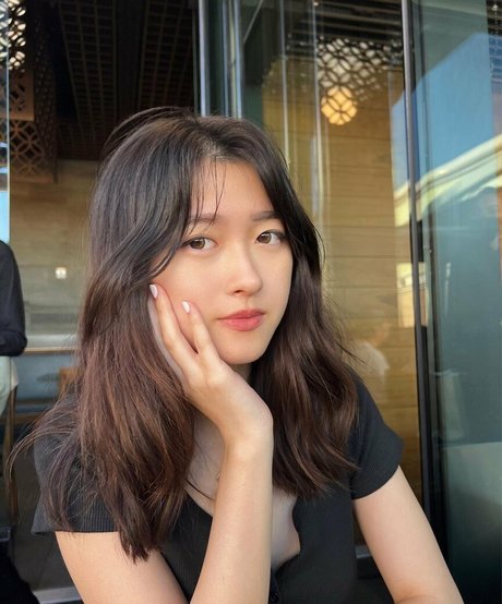 Vkimm model high quality pictures