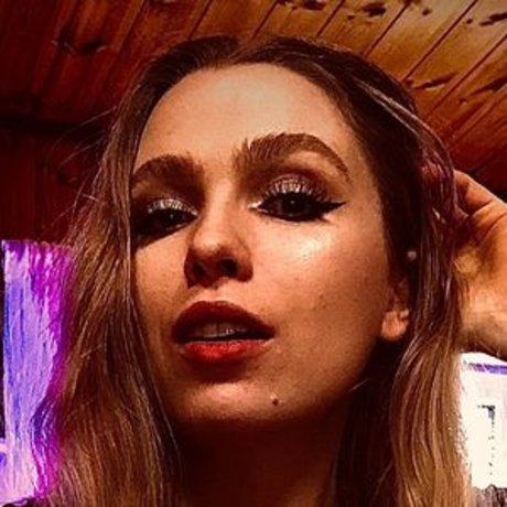 sirililia free actress gallery