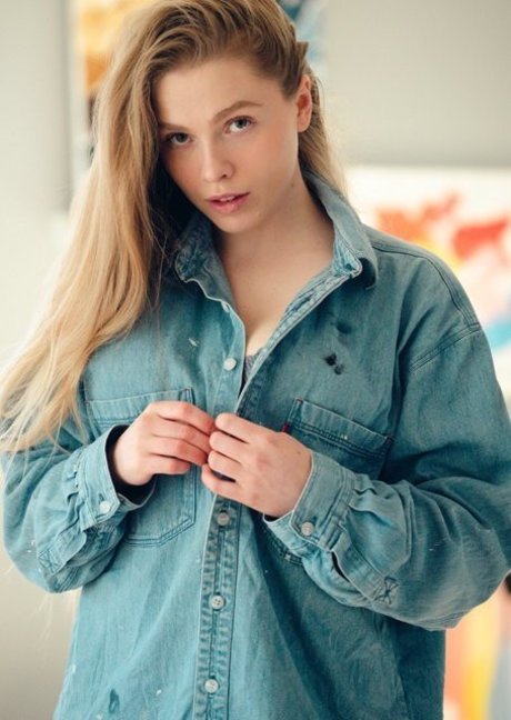 sirililia model nudes picture