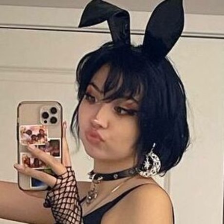 Awkwardlevi exclusive star photos