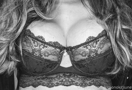 Lady Kitsune adult actress picture