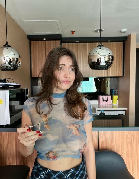 Greymouse exclusive actress pics