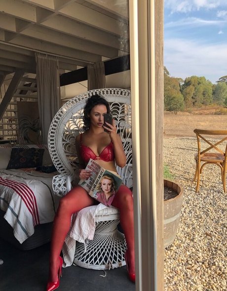 Jessica Seracino star naked image