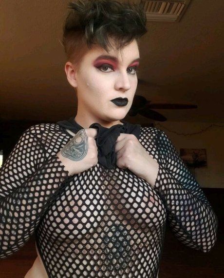 Twin Skeletons model naked photos